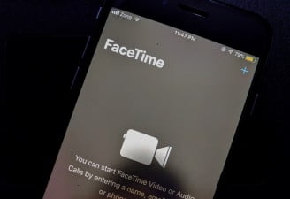 Facetime bug lets caller hear audio before call