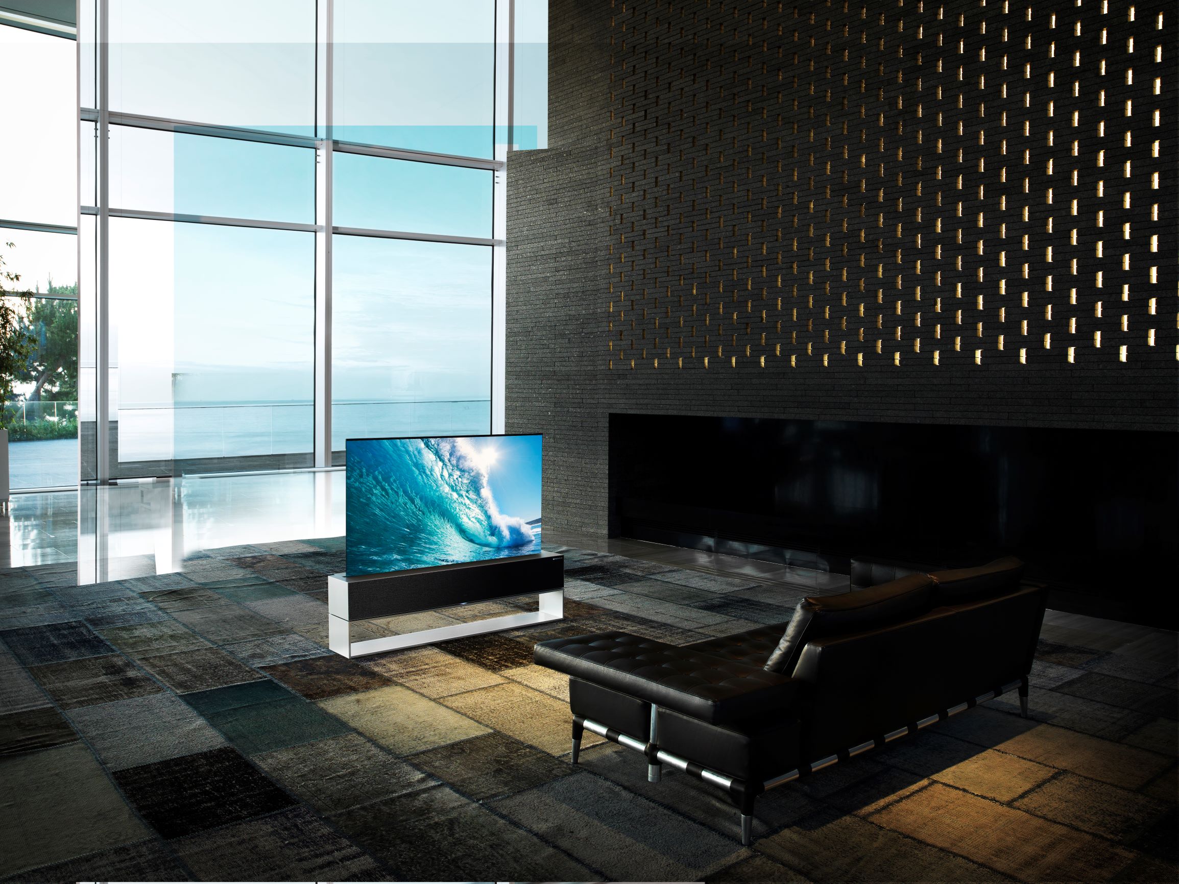 LG SIGNATURE OLED ROLLABLE TV