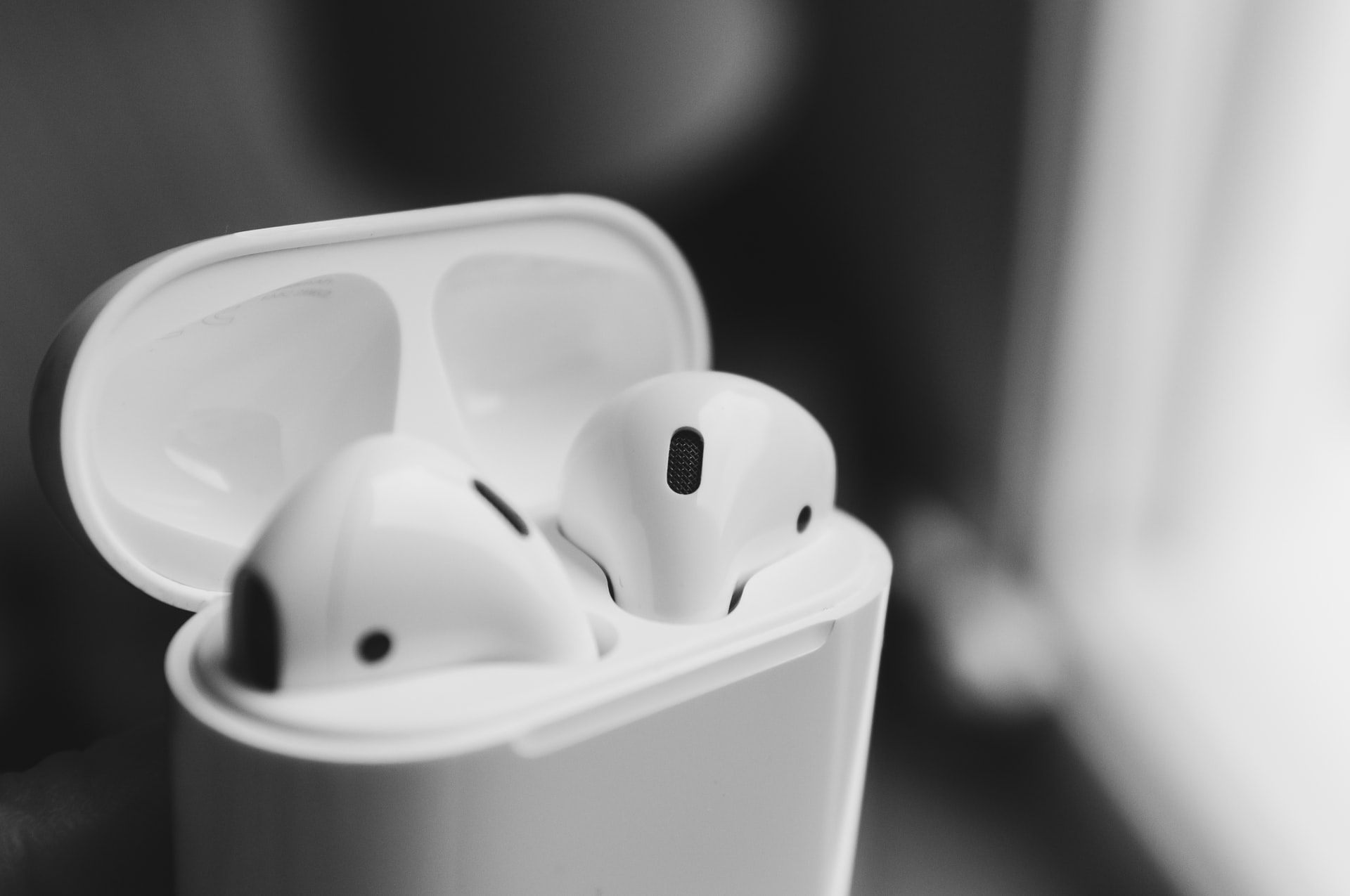 Top Benefits For Owning Apple Airpods