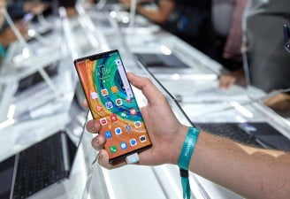 Huawei Mate 30 Pro in hands at Huawei Event