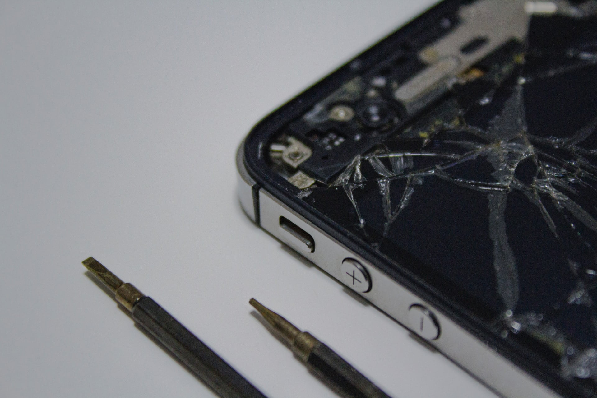 Apple To Let Users Repair Iphones And Macs With ‘Self Service Repair’ Program